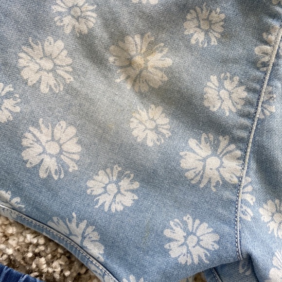 Bundle of 2 jean shorts - Picture 3 of 5